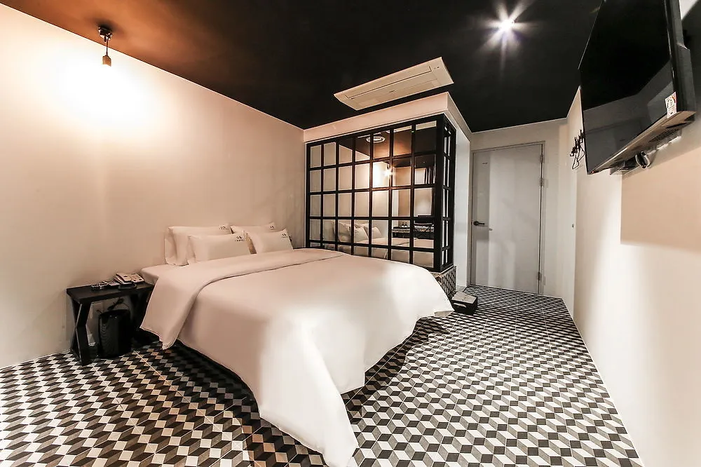 Soyu Hotel Busan 2*,